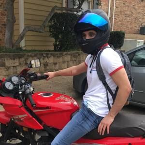 Meet your Posher, Carlos